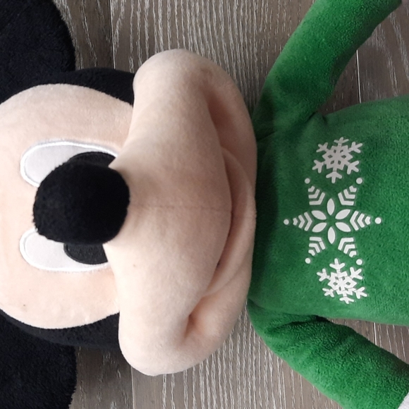 Disney Mickey Mouse stuffed christmas Toy - Picture 5 of 11
